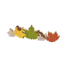 Centre de table à poser en bois avec des feuilles d'automne et ses écureuils | jourdefete.com