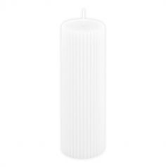 Une superbe bougie pilier cannelée blanche pour votre événement | jourdefete.com
