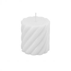 Soyez charmé par cette joli bougie pilier torsadée blanche lors de votre célébration | jourdefete.com
